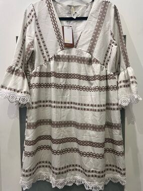 BRAND NEW Boho Lace-Trim V-Neck Tunic Top in Cream w/Brown Stripes